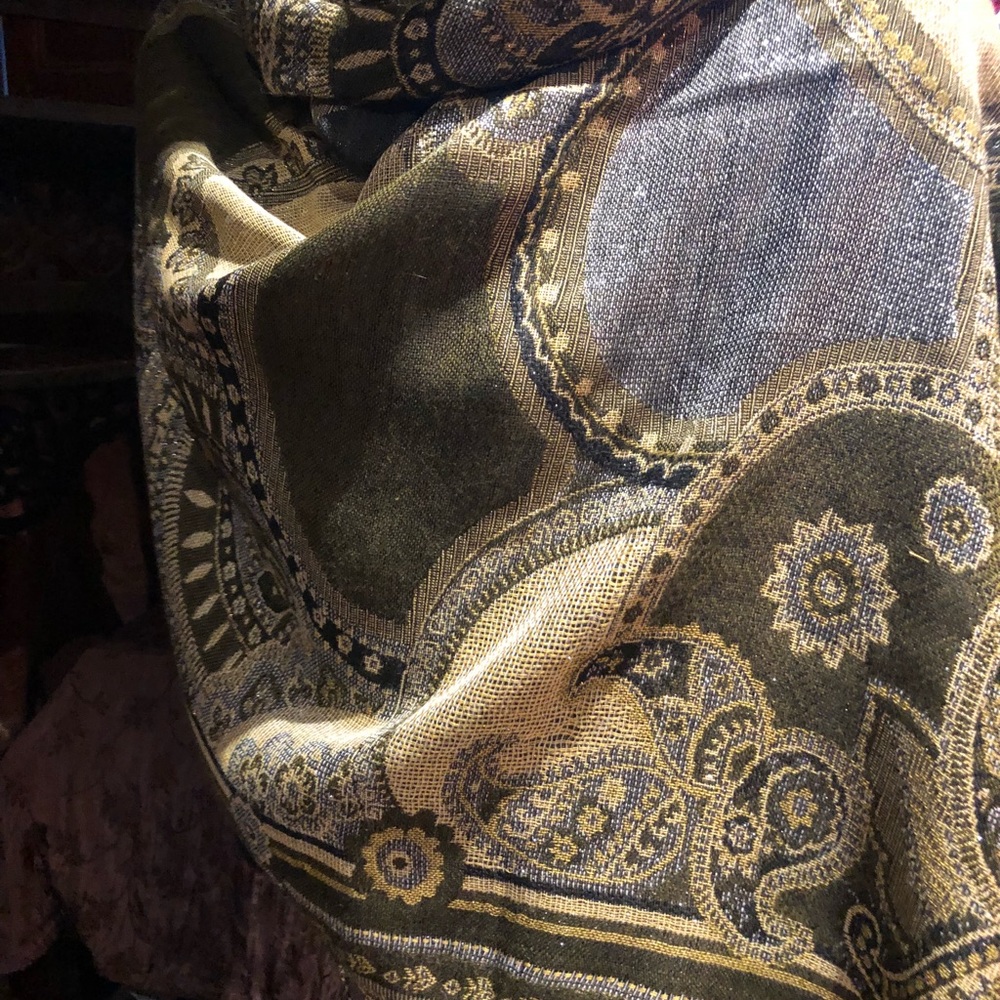 Vintage style paisley pashmina shawl